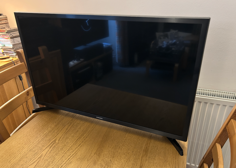 Samsung 32inch Full HD Smart TV Wi-Fi LED
