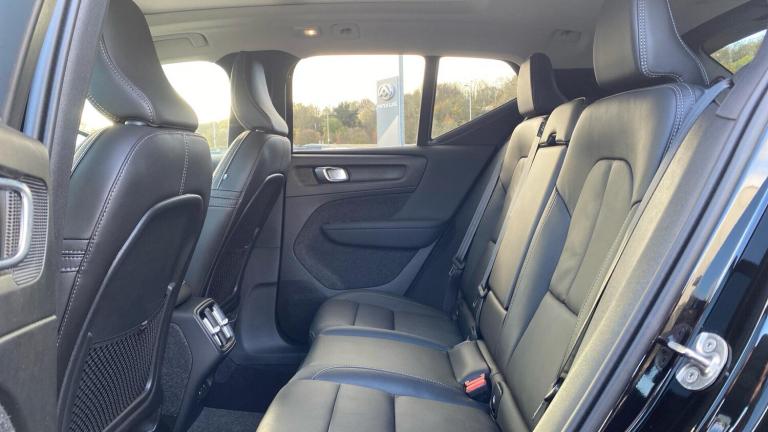 2024 Volvo XC40 2.0 B3 MHEV Ultra Bright SUV 5dr Petrol Hybrid DCT Auto Euro 6 (s/s) (163 p ESTAT...