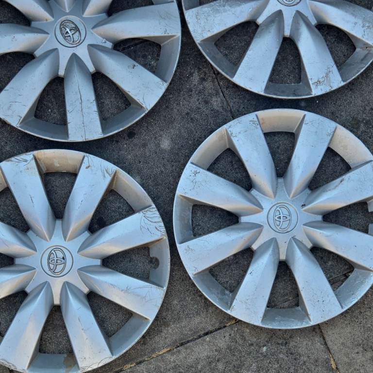 4x Toyota wheel trim