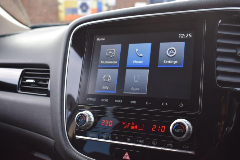 2020 Mitsubishi Outlander 2.0 MIVEC Design CVT 4WD Euro 6 (s/s) 5dr ESTATE Petrol Automatic