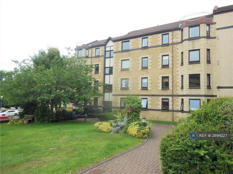 2 bedroom flat in West Bryson Road, Edinburgh, EH11 (2 bed) (#2894227)