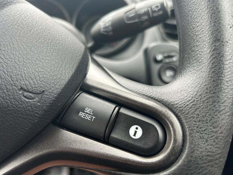 HONDA JAZZ ONLY 37 K AND FSH MOT JUNE 26 