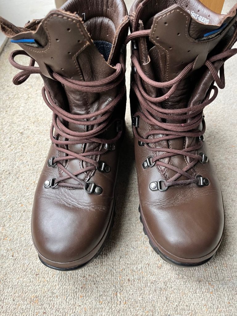 Altberg Defender Boots Size 7M supergrade