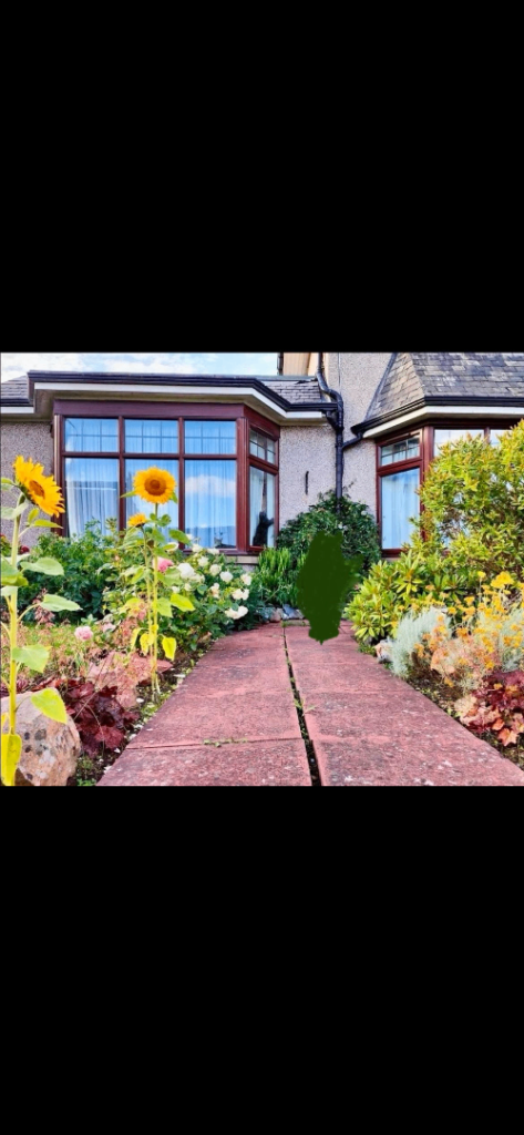 Specious 4 Bedrooms House with 2 reception rooms 