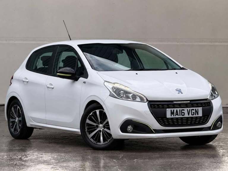 2016 Peugeot 208 1.2 PureTech XS Lime Hatchback 5dr Petrol Manual Euro 6 (82 ps) Hatchback Petrol...