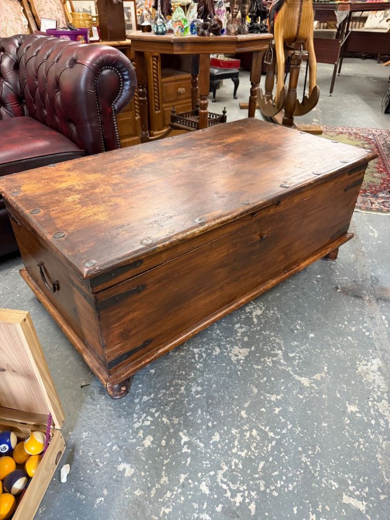 Antique Style Solid Wood Trunk / Coffee Table Chest – Iron Strapped