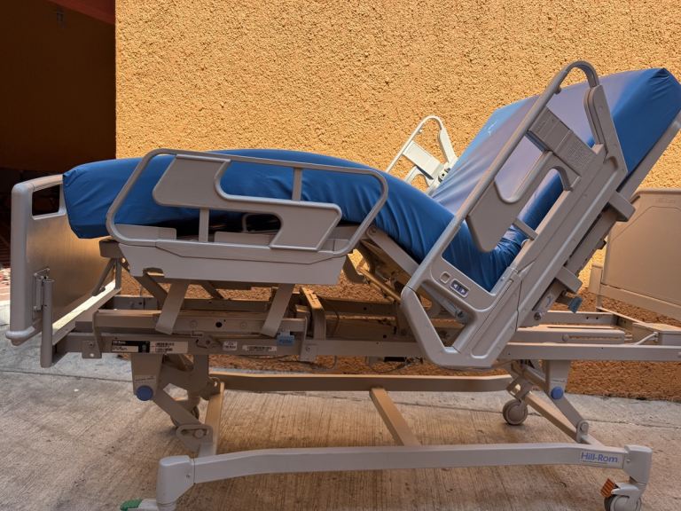 Hill Rom P1400 Hospital bed