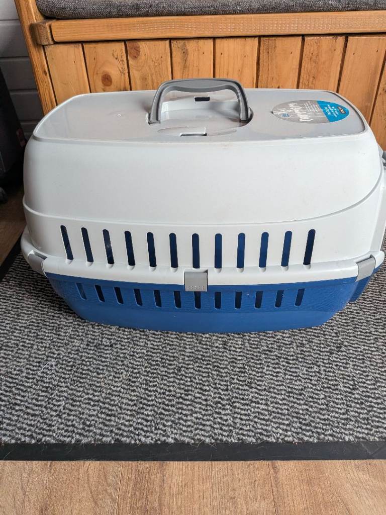 Pet carrier 