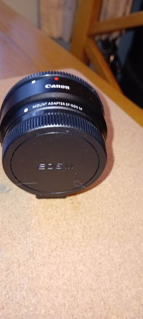 Canon EF-EOS M Mount Adapter – EF / EF-S Lens to EF-M Camera Excellent Condition
