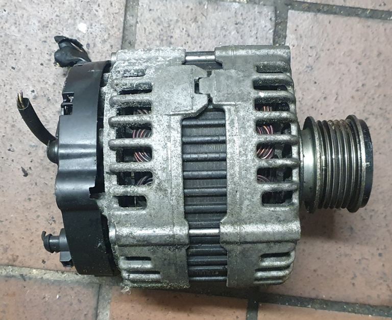 VW Passat B6 2.0 TDI Alternator 2009