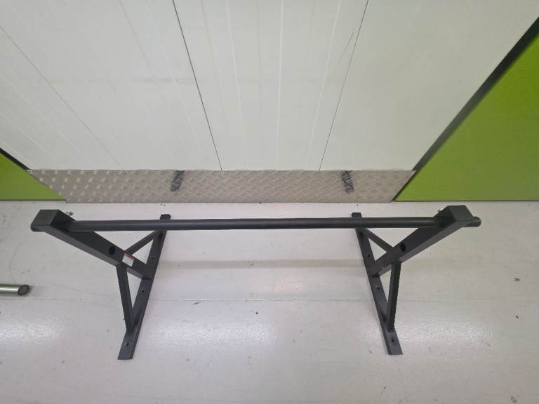 Pull up bar 