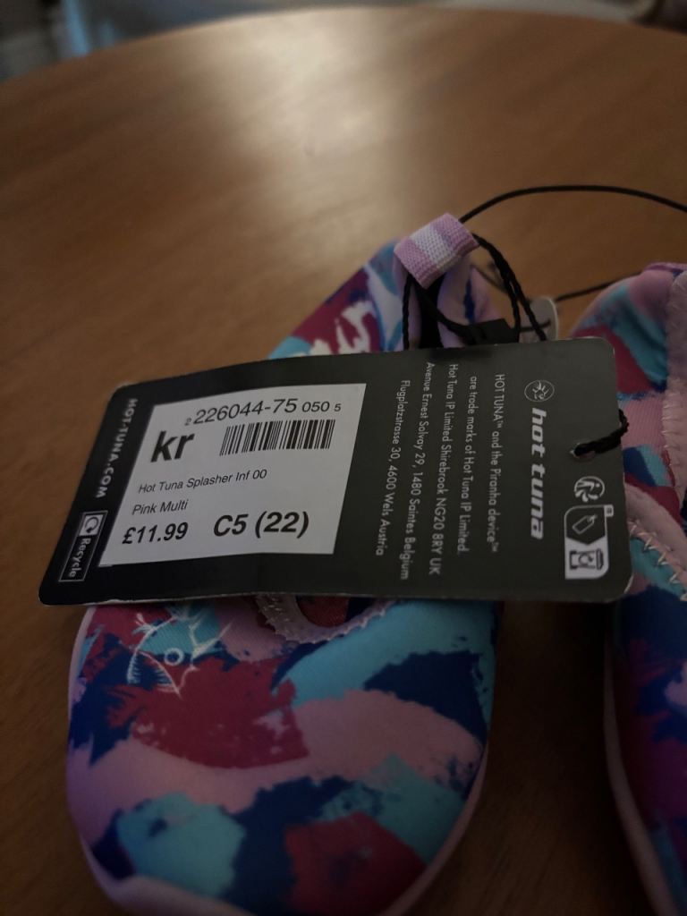 New Kids Beach/Surf Shoes Size 5