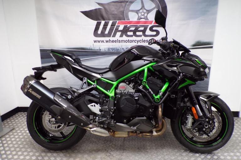 2024 KAWASAKI Z H2 PERFORMANCE WITH ONLY 2441 MILES FROM NEW