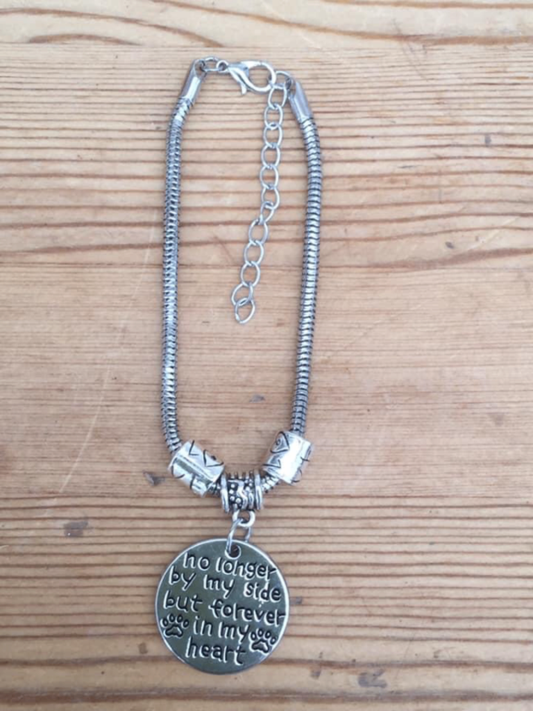 🐾 💖 No longer by my side but forever in my heart bracelet £3, key rings £3. Post or