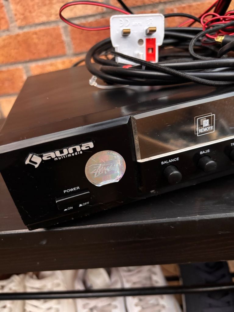 image for Tv faulty 32inch. 5.1 DVD home cinema trainers see all ads ⬇️