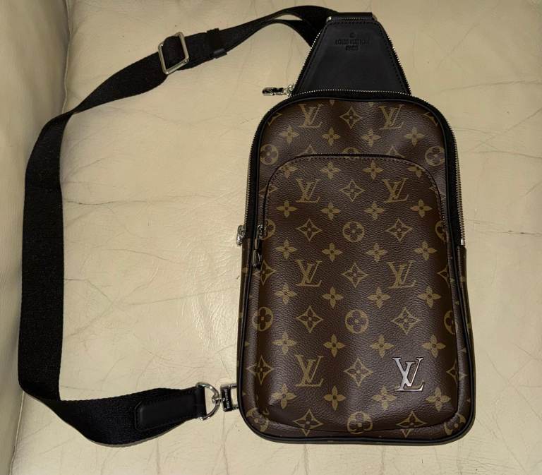 Louis Vuitton Monogram Slingbag