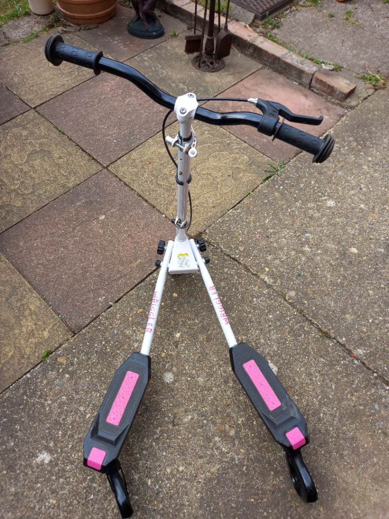 Wriggler scooter
