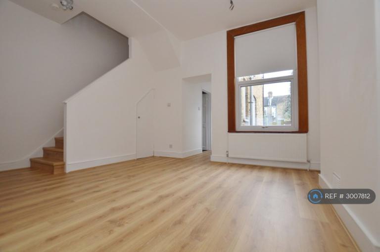 4 bedroom house in Morley Rd (Hmo Four Sharers, London, E10 (4 bed) (#3007812)