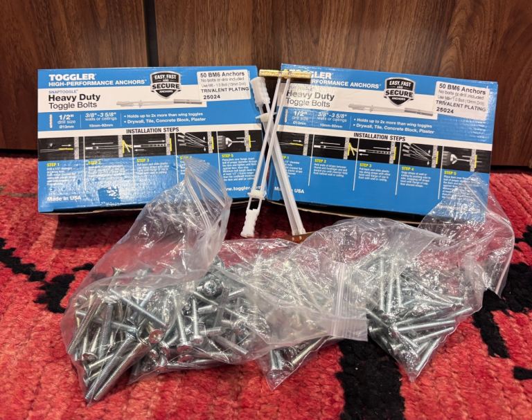 Toggler Heavy Duty anchors - 2 Boxes opened with M6 Bolts