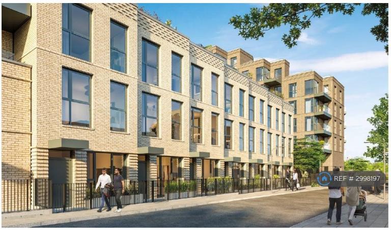 4 bedroom house in Springpark Drive, London, N4 (4 bed) (#2998197)