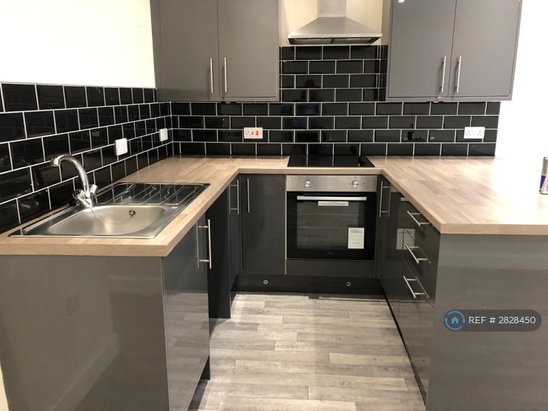1 bedroom flat in High Street, Great Houghton, Barnsley, S72 (1 bed) (#2828450)