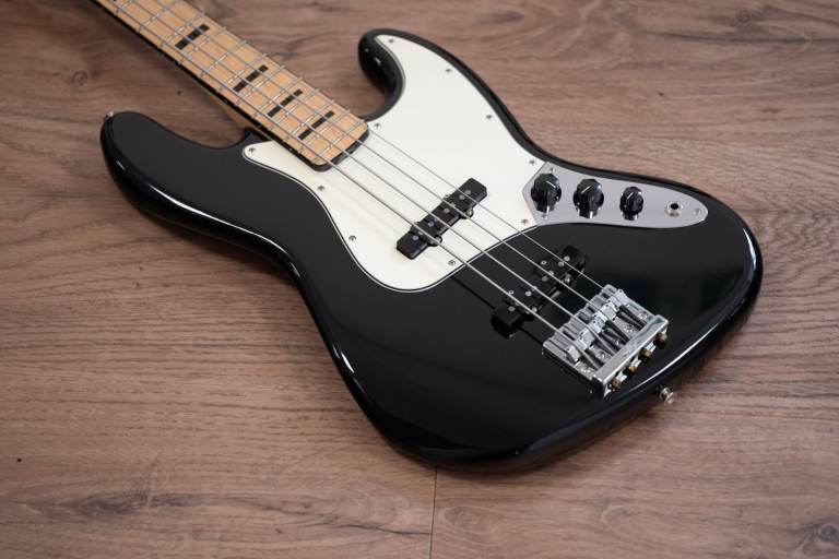 2022 Fender Mexico Geddy Lee 70s Jazz Bass in Black 