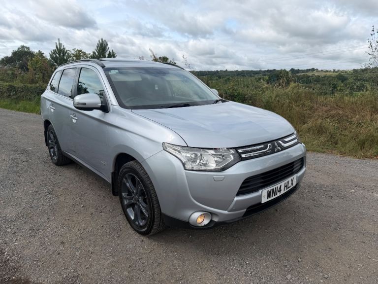 Mitsubishi Outlander 7 Seater 4x4 4WD (TIGUAN X3 X5 SHOGUN DEFENDER DISCOVERY ZAFIRA RAV4 KUGA)