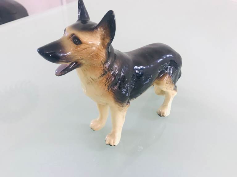 GERMAN SHEPHERD ALSATION CERAMIC DOG ORNAMENT