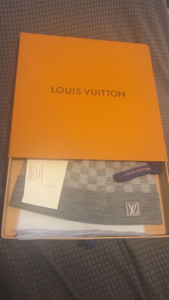 Grey Lv petit Damier beanie 