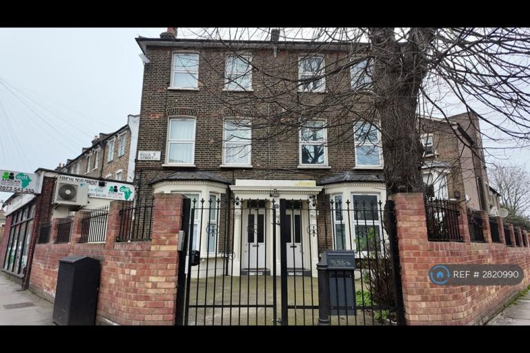 2 bedroom flat in Finsbury Park, London, N4 (2 bed) (#2820990)