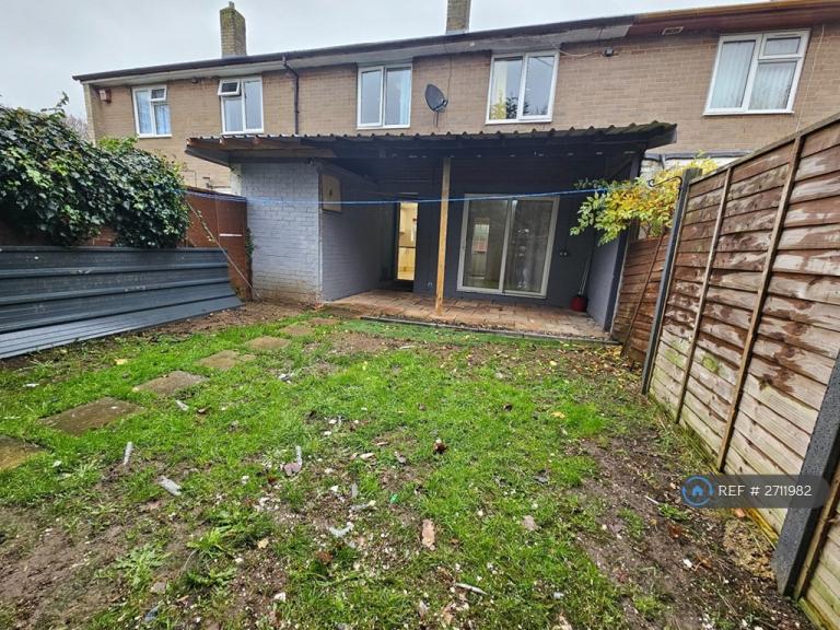 2 bedroom house in Bedwell Crescent, Stevenage, SG1 (2 bed) (#2711982)