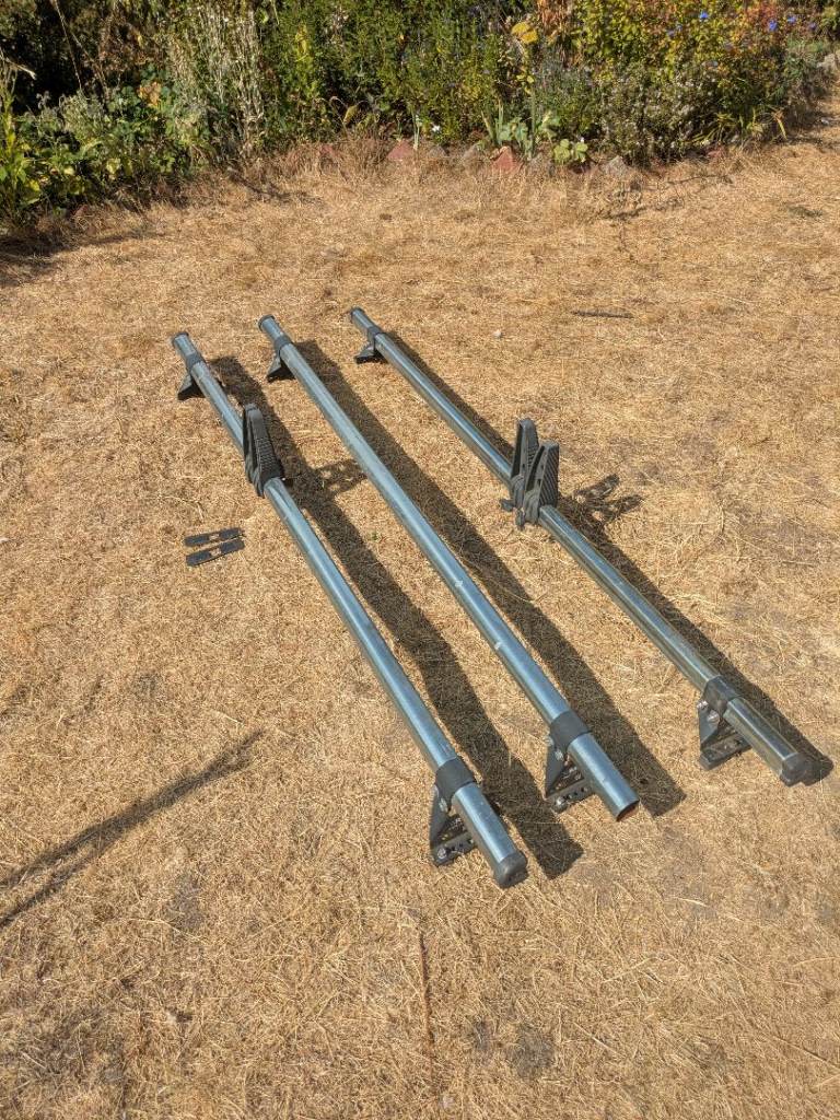 Rhino roof bars