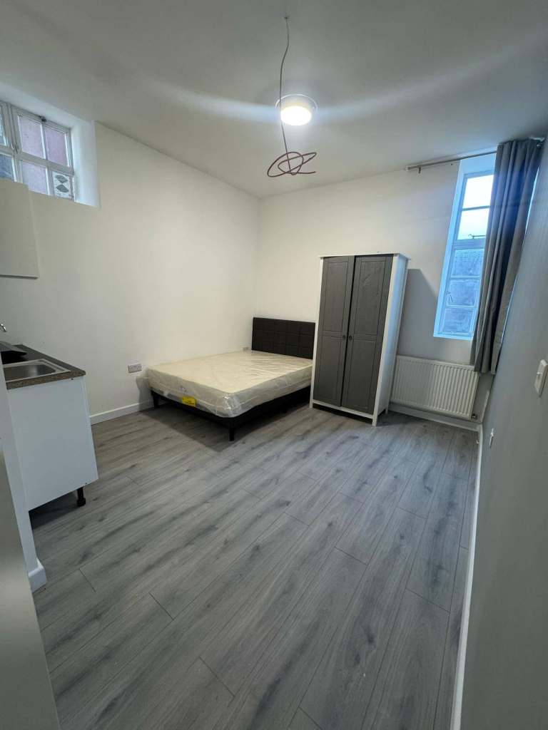 FURNISHED STUDIO FLAT TO RENT – EDGWARE (HA8)