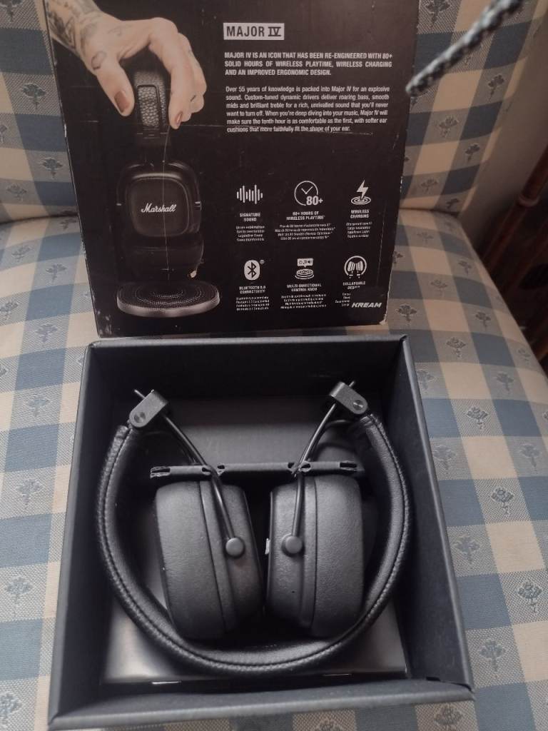 Marshall IV fold wireless headphones 