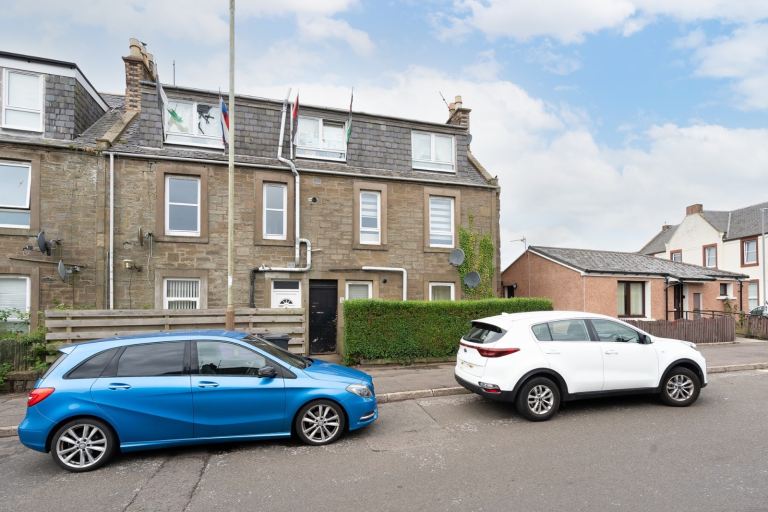 One Bedroom First-Floor Flat for Rent in arbroath –r