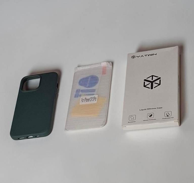 FREE POSTAGE 📦 NEW Iphone 13/Iphone 13 Pro Case + Screen Protector Set 