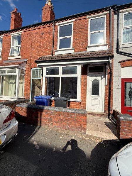 *B.C.H*-3 Bed Home-Park Rd, DUDLEY-Walking Distance to The Link Academy