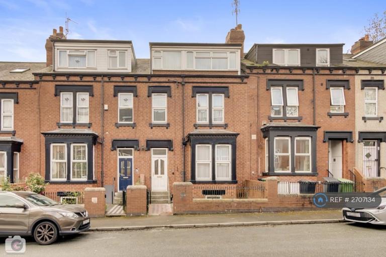 1 bedroom flat in Sefton Avenue, Leeds, LS11 (1 bed) (#2707134)