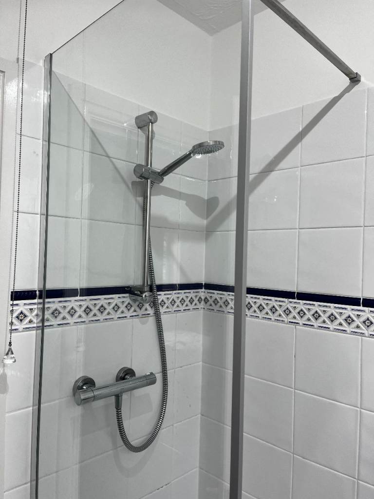 Mira thermostatic shower mixer, rail,hose and head