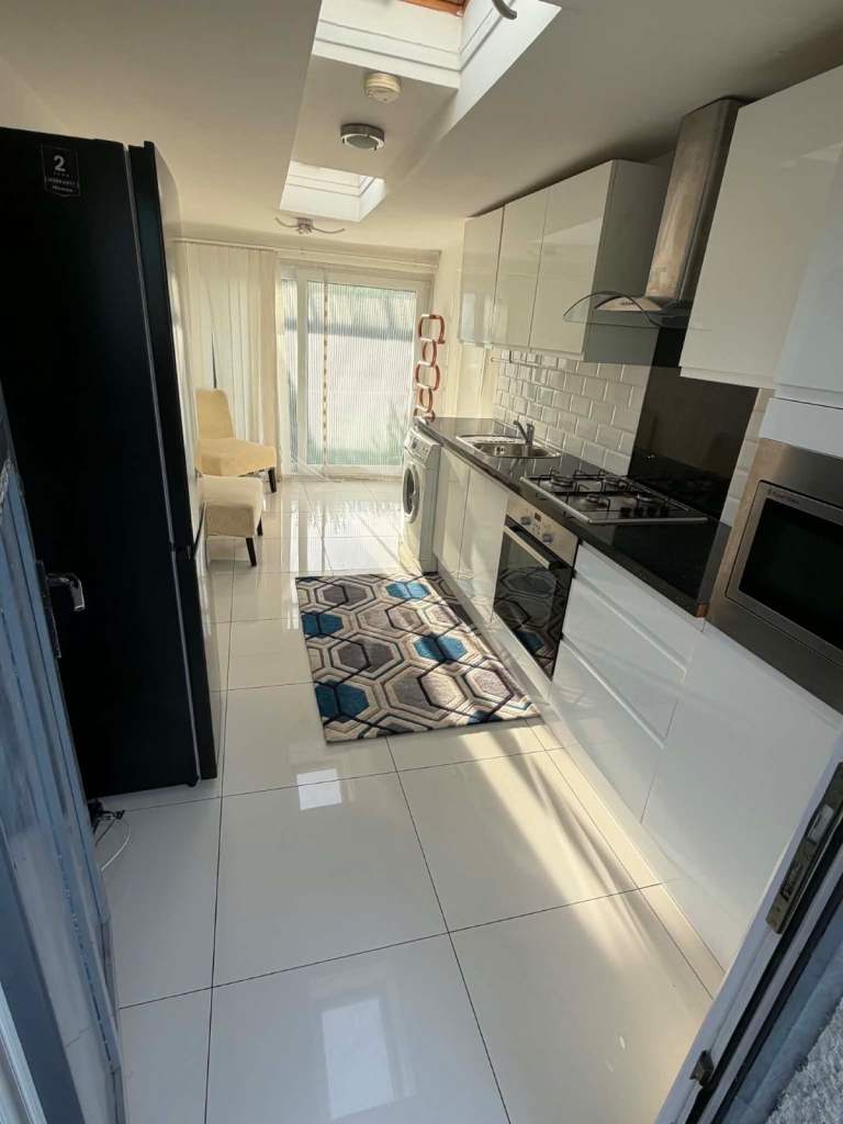 1 bedroom house 