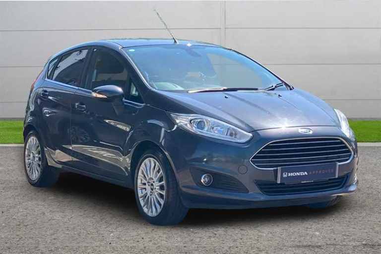 2013 Ford Fiesta 1.6 TITANIUM 5DR POWERSHIFT Hatchback Petrol Automatic