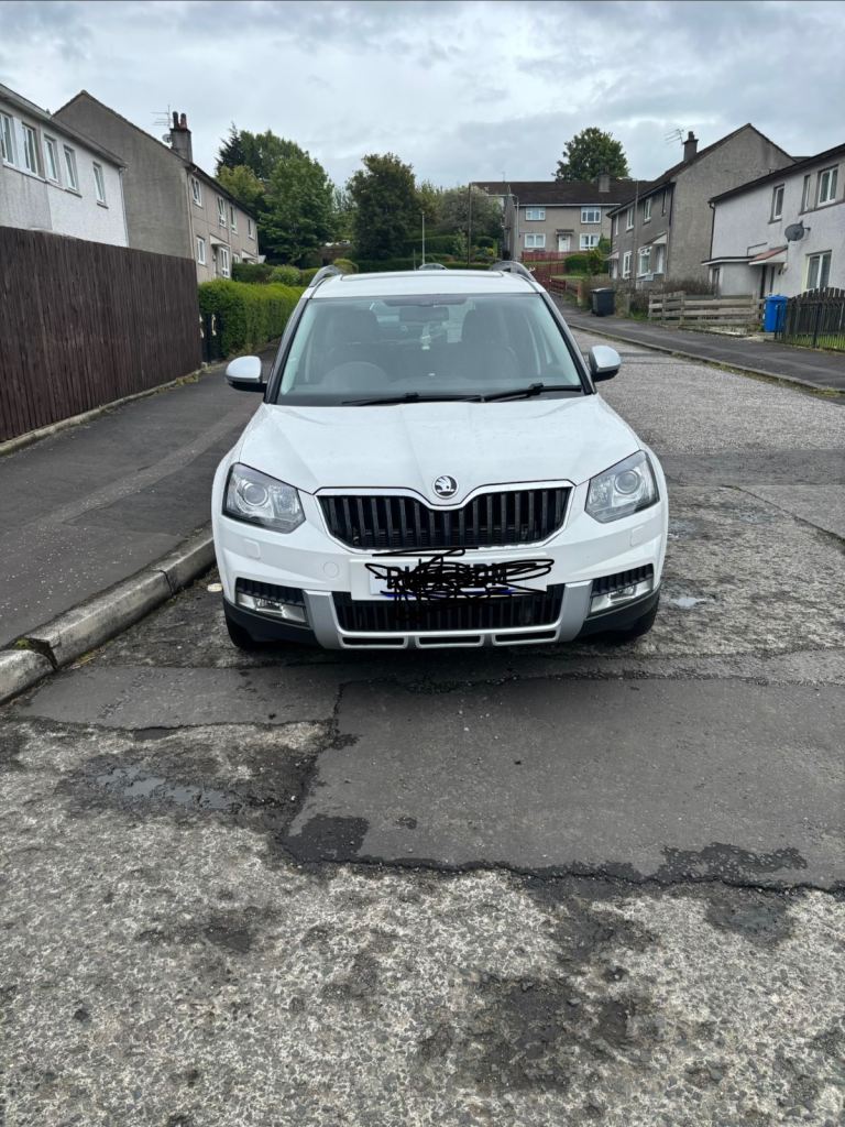 Skoda, YETI OUTDOOR, Hatchback, 2014, Semi-Auto, 1968 (cc), 5 doors