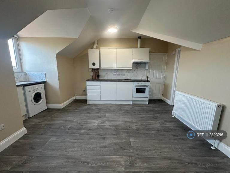 2 bedroom flat in Belvoir Road, Bristol, BS6 (2 bed) (#2823216)