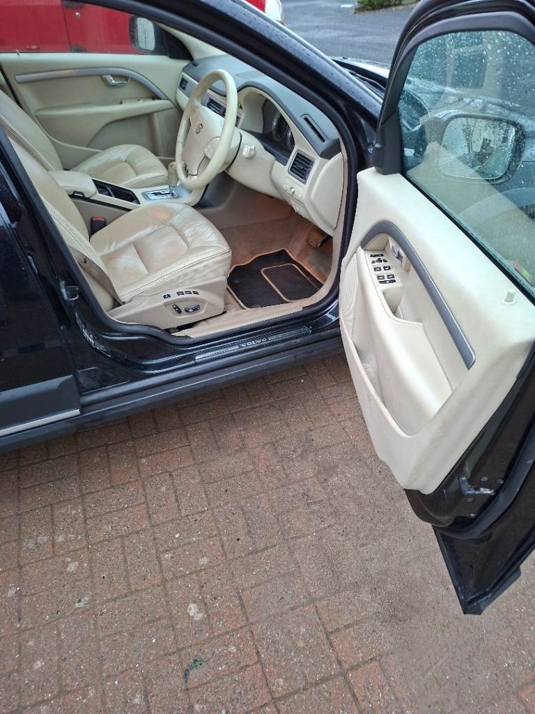 Volvo, XC70, Estate, 2009, Semi-Auto, 2400 (cc), 5 door