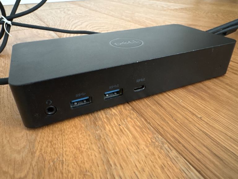 🖥️ Dell D6000 Universal Docking Station + 130W Charger — For Sale