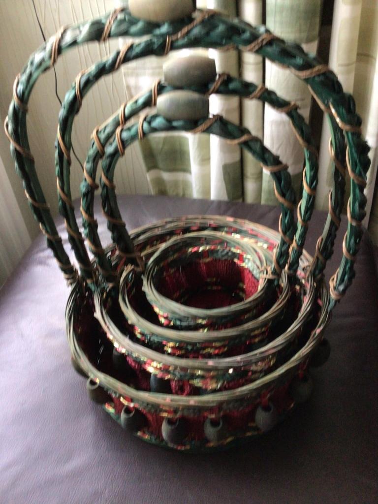 CRAFTERS/FLORISTS - Set of 4 Decorative Woven Baskets with Handles.