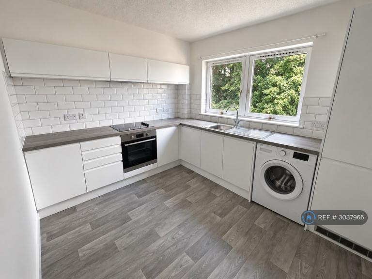 2 bedroom flat in Craig Park, Nigg, Aberdeen, AB12 (2 bed) (#3037966)