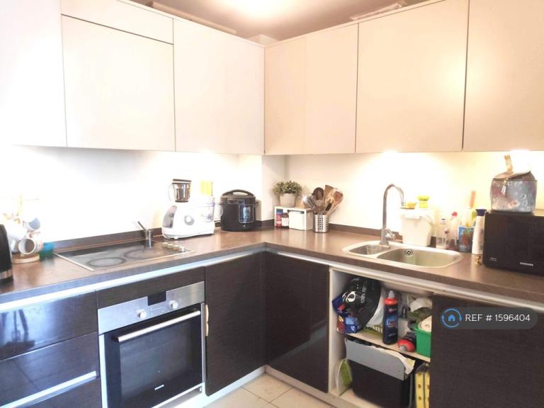 2 bedroom flat in Quadrant Court, Wembley, HA9 (2 bed) (#1596404)