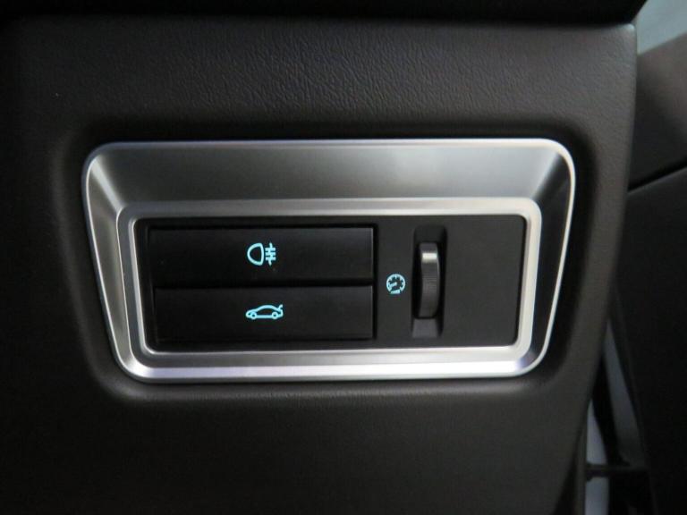 JAGUAR XF 3.0d S V6 Portfolio Sportbrake Auto Euro 5 (s/s) 5dr White Auto Diesel