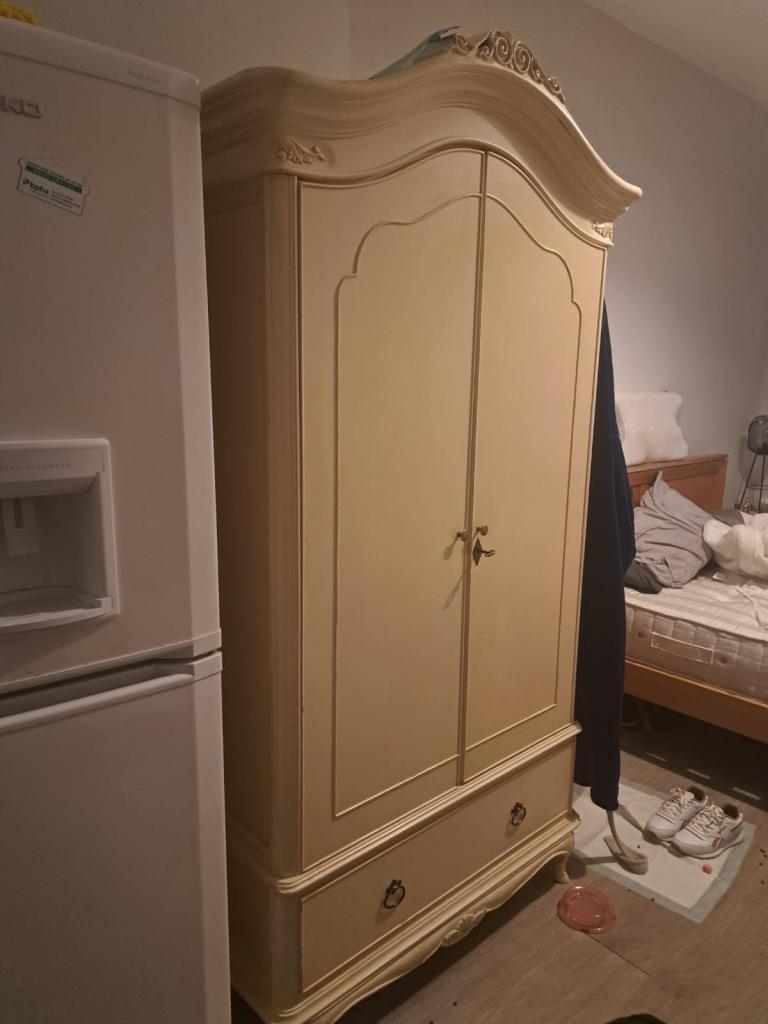 Wardrobe willis and gambier 